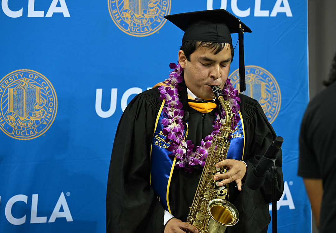 Anthem Performer Daniel Oviedo