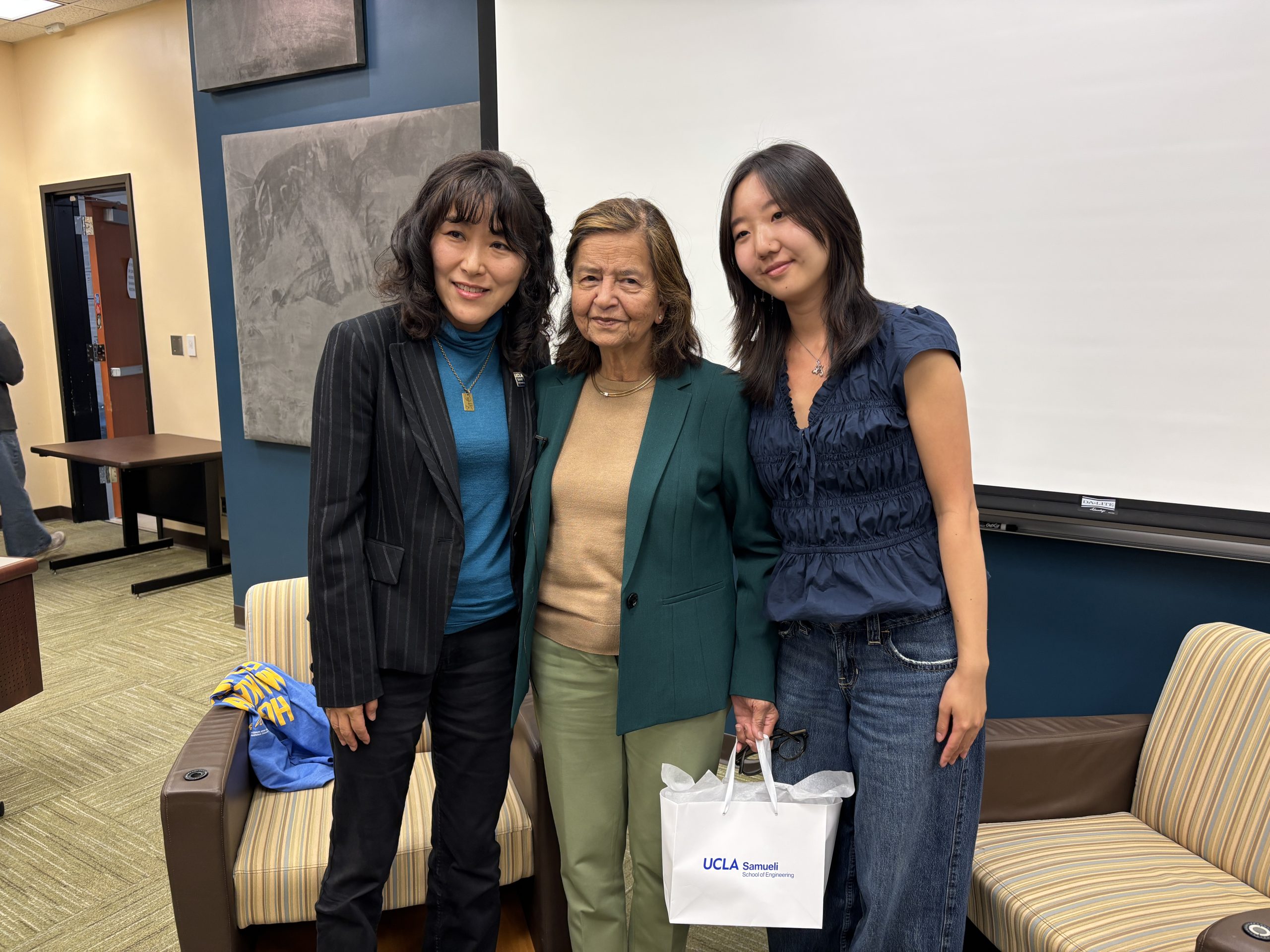 Vinita Gupta (center) with UCLA Samueli Dean Alissa Park (left) and fourth-year electrical engineering student Katie Wang (right) 