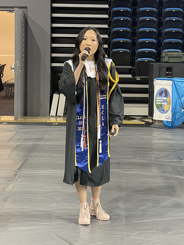 Bioengineering major Julia Zhong '23 sang the national anthem.
